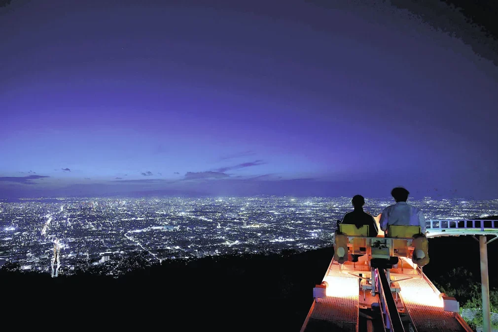 空中單軌單車「サイクルモノレール（Cycle Monorail）」