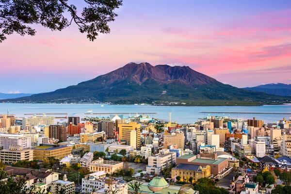 Kagoshima,,Japan,With,Sakurajima,Volcano.