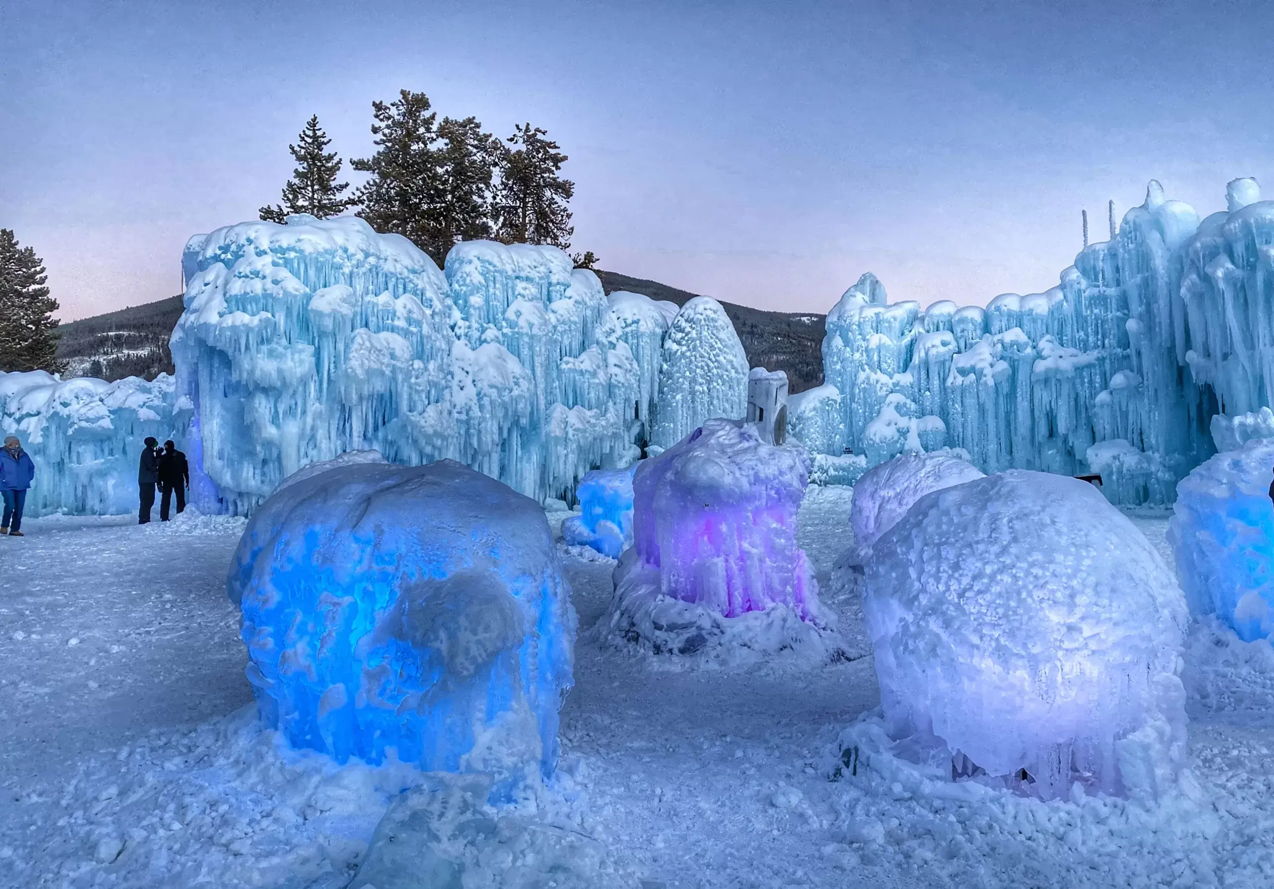 ice-castles-in-colorado-2-scaled