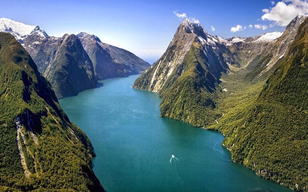 milford-sound-new-zealand-8448