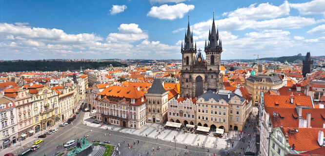 slide-czech-republic-prague-old-town-hall