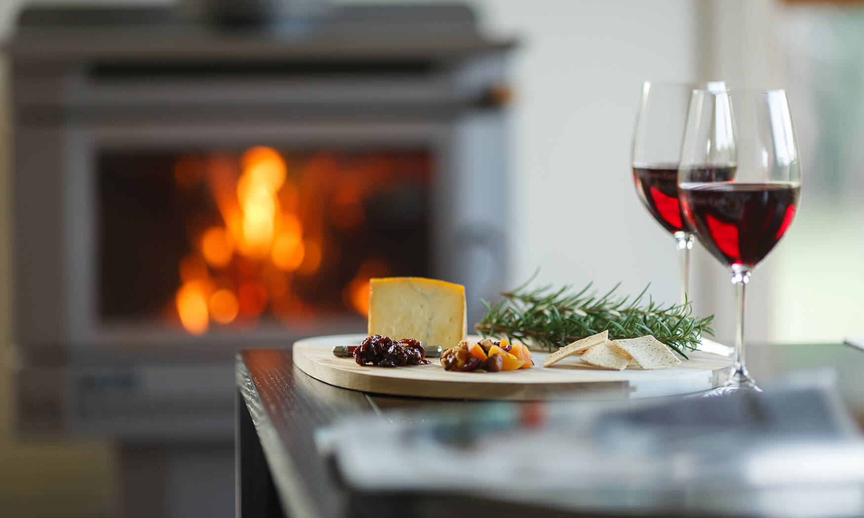 yering-gorge-cottages-cheese-wine-platter