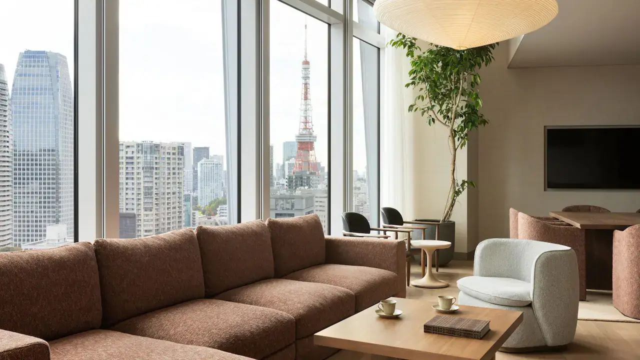 TYOUB-P0040-Toranomon-Suite-Living-Room-Tower-View.16x9