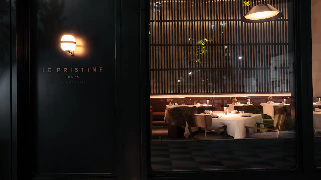 TYOUB-P0041-Restaurant-Le-Pristine-Tokyo-Exterior-Window.16x9