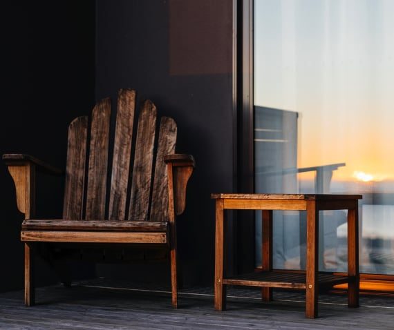 freycinet-resort-ocean-view-studios-close-up-of-patio-in-the-afternoon